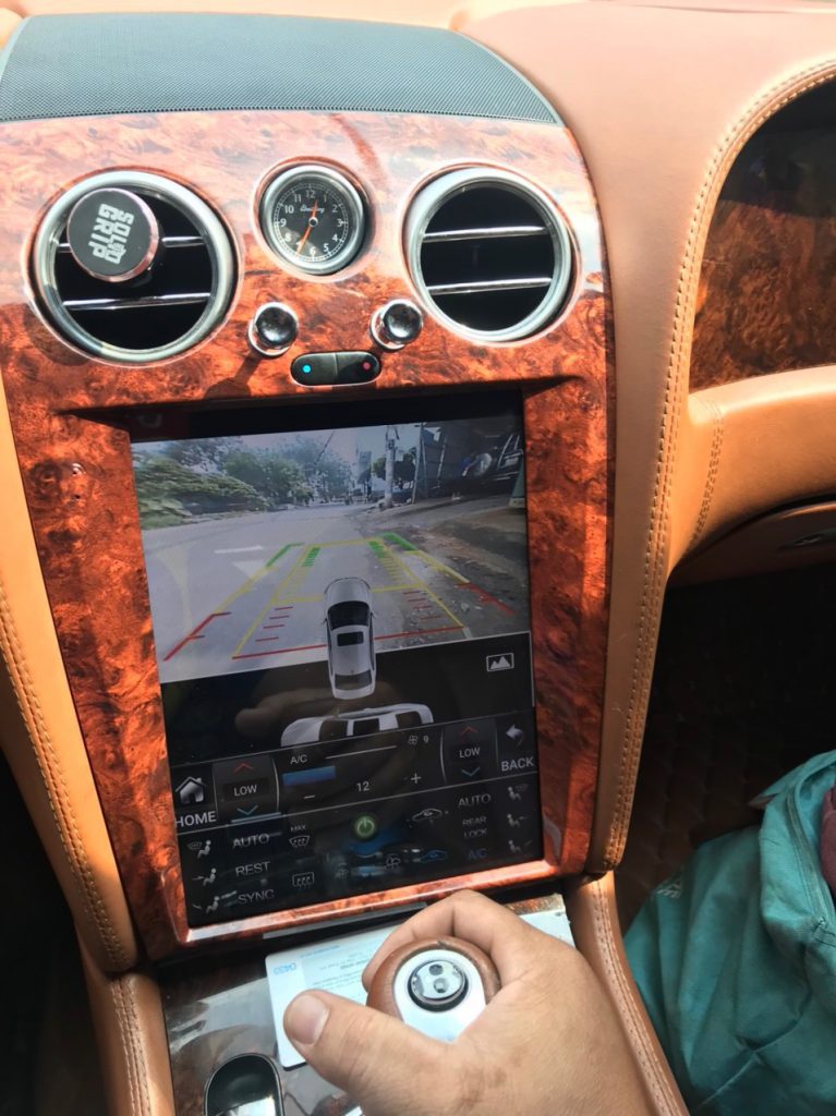 màn hình Android xe Bentley